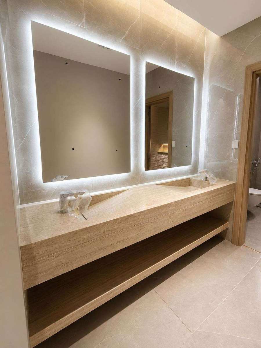 Sharjah mirror